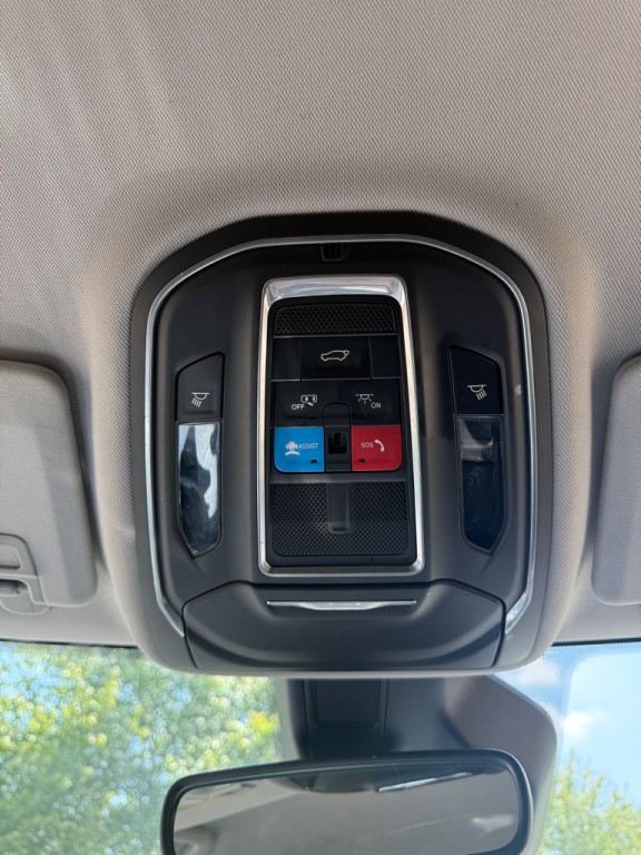 2022 Jeep Grand Cherokee Image 10