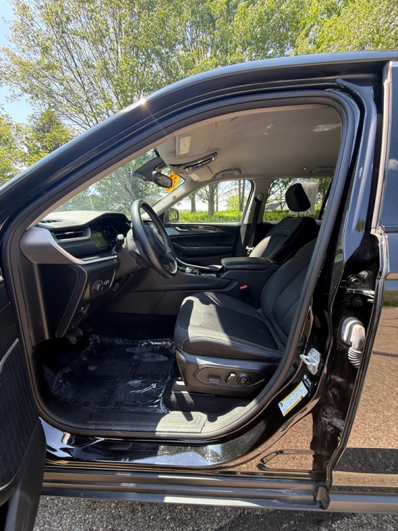2022 Jeep Grand Cherokee Image 12