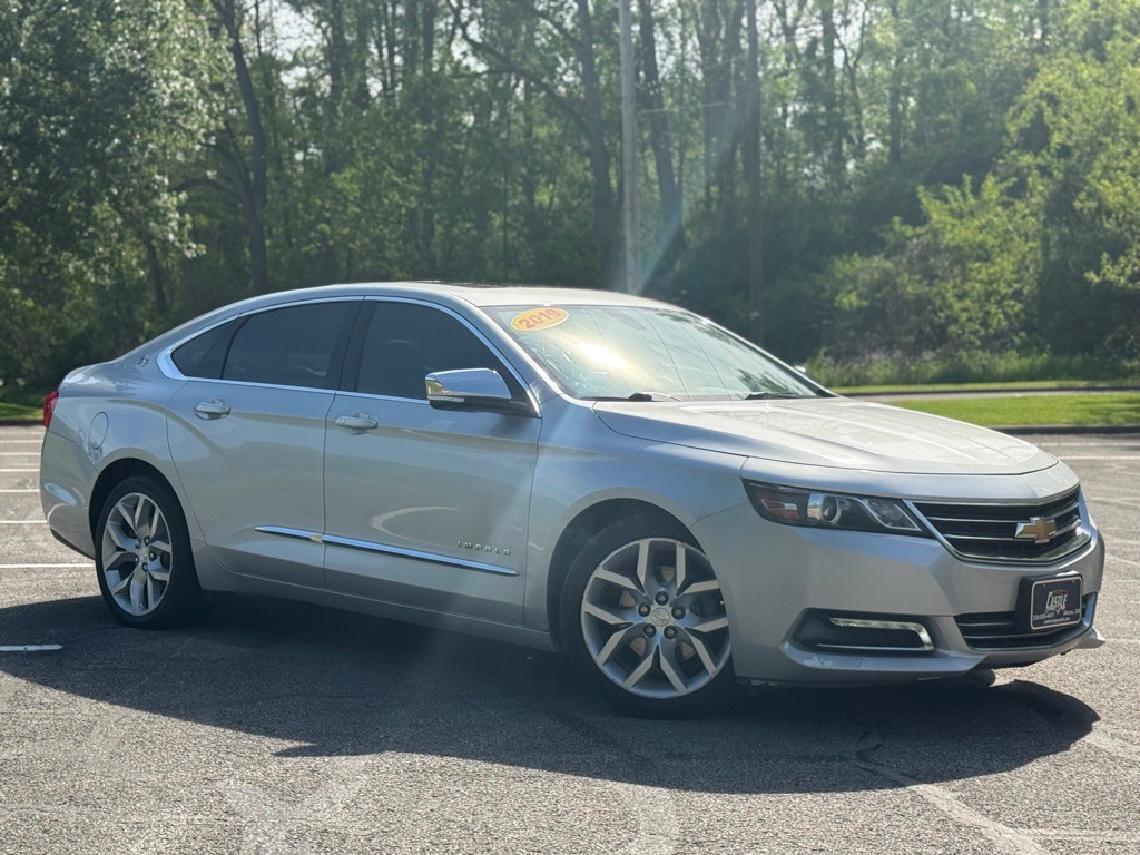 2019 Chevrolet Impala Image 2