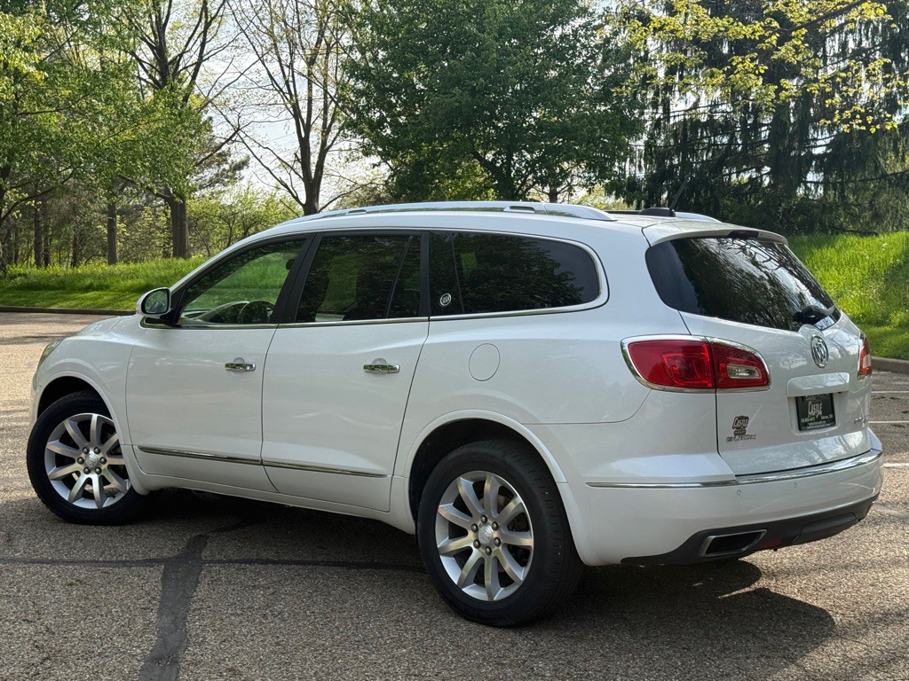 2017 Buick Enclave Image 3