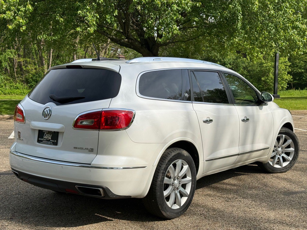 2017 Buick Enclave Image 4