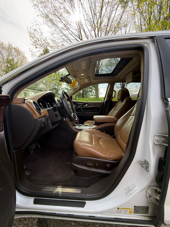2017 Buick Enclave Image 12