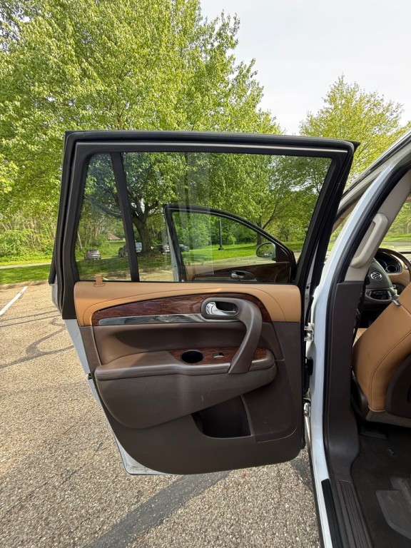 2017 Buick Enclave Image 14