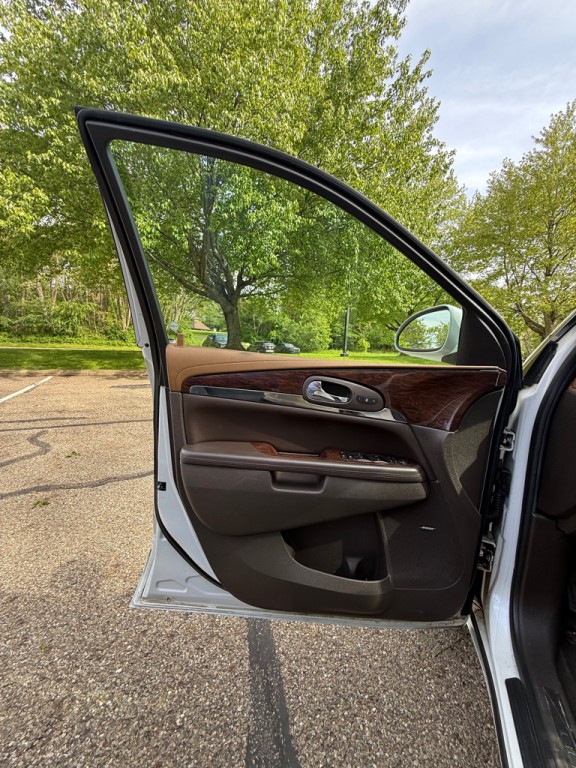 2017 Buick Enclave Image 17