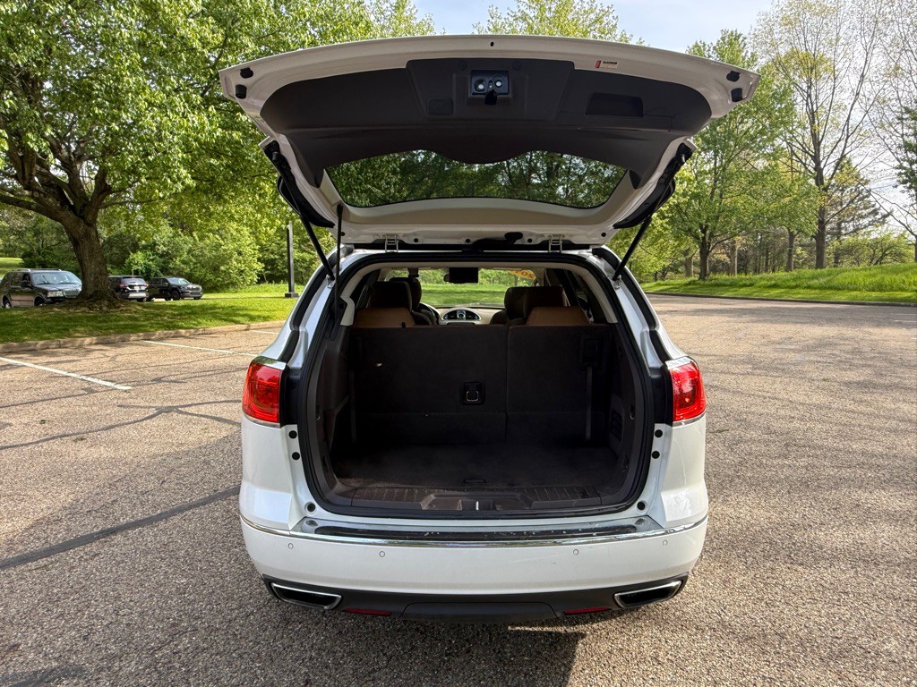 2017 Buick Enclave Image 18