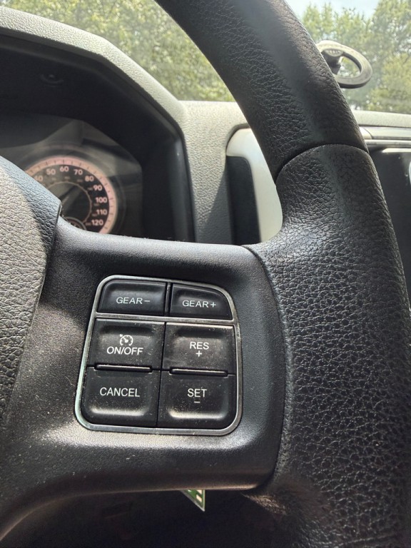 2017 RAM 1500 Image 6