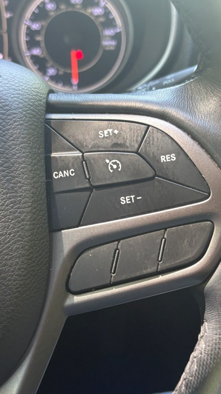 2019 Jeep Cherokee Image 6