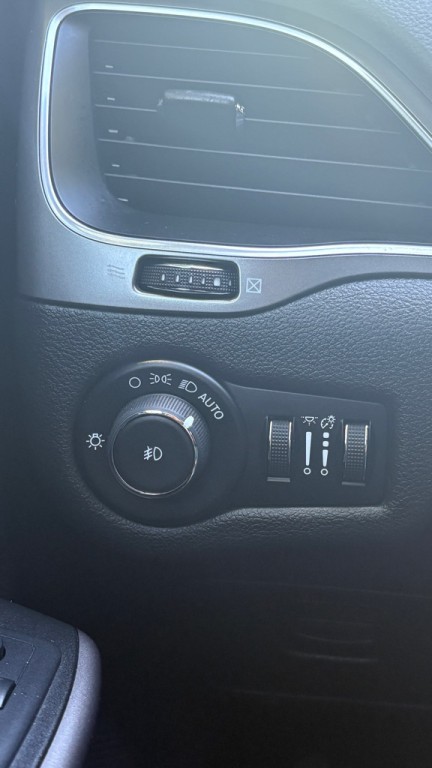 2019 Jeep Cherokee Image 8