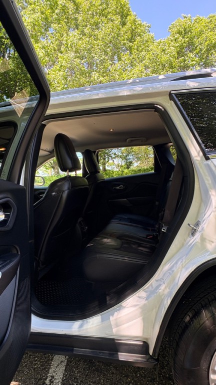 2019 Jeep Cherokee Image 13