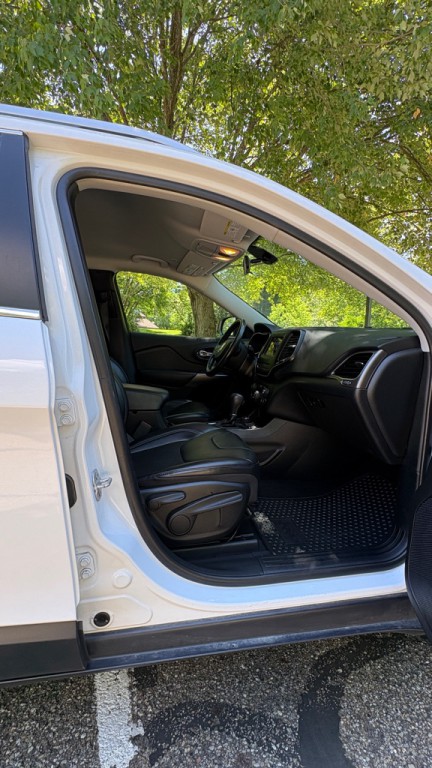 2019 Jeep Cherokee Image 17