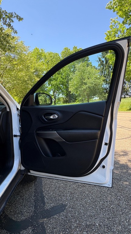 2019 Jeep Cherokee Image 19