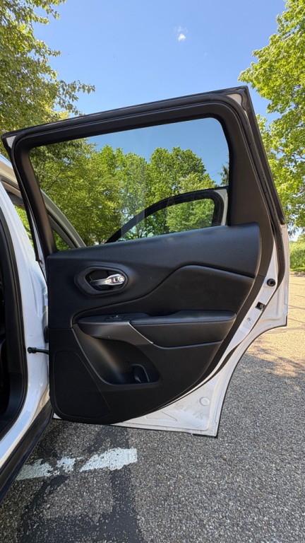 2019 Jeep Cherokee Image 20
