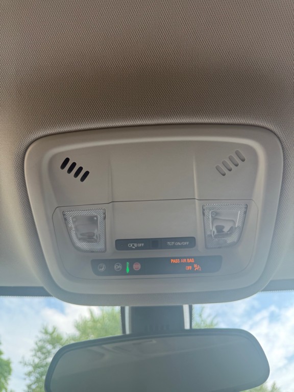 2021 Chevrolet Traverse Image 11