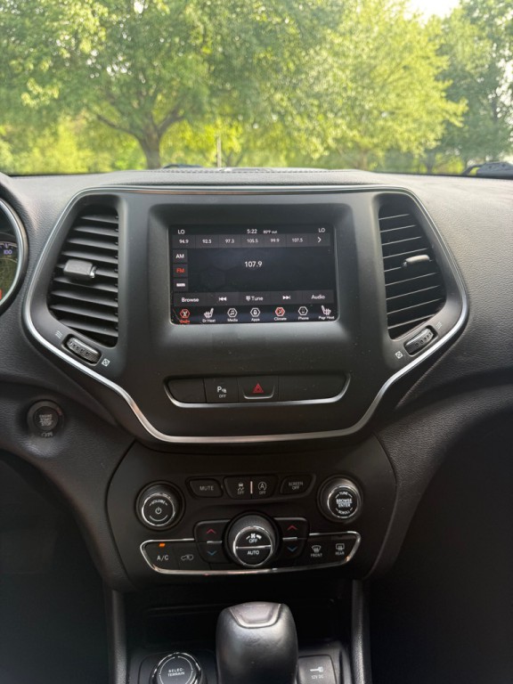 2019 Jeep Cherokee Image 8