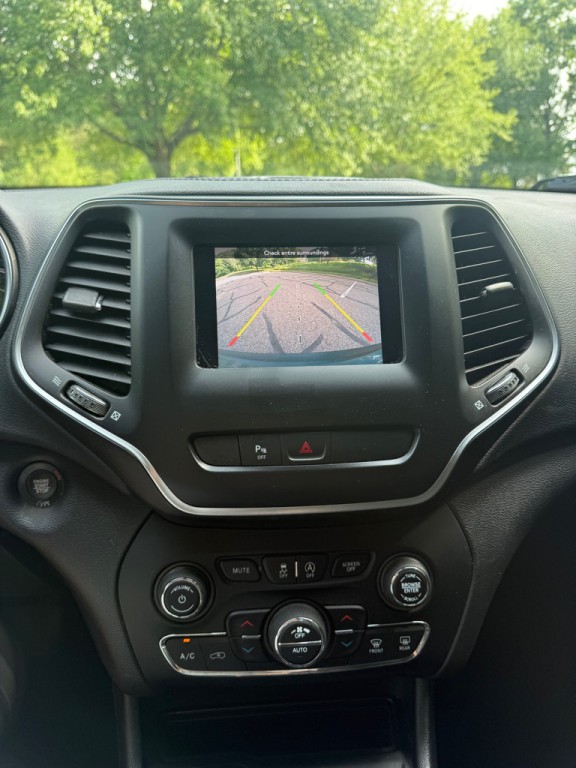 2019 Jeep Cherokee Image 9