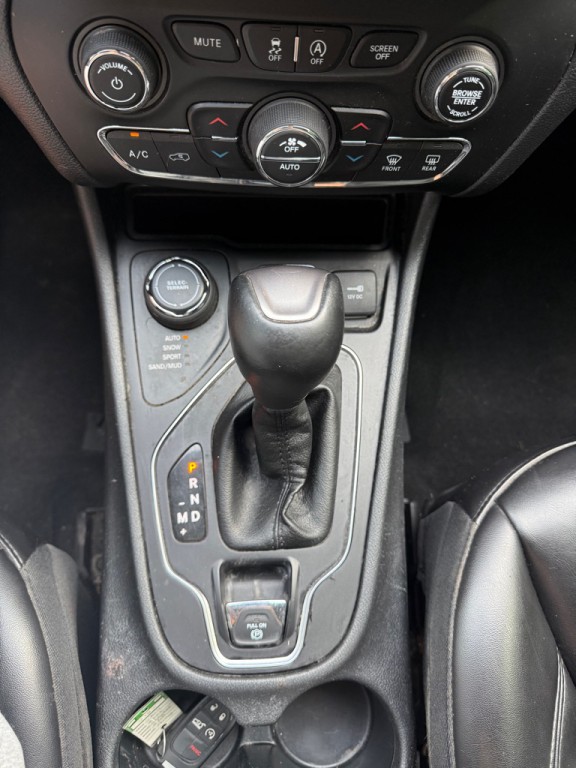 2019 Jeep Cherokee Image 10