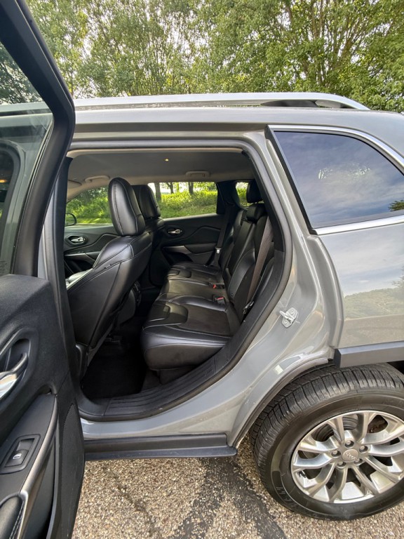 2019 Jeep Cherokee Image 14