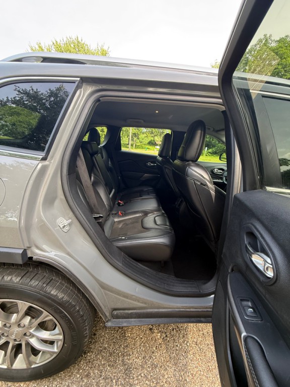 2019 Jeep Cherokee Image 18