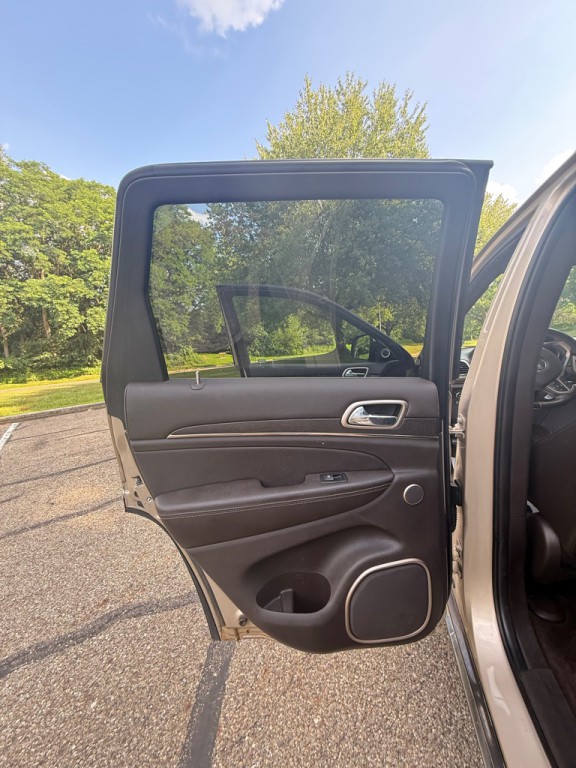 2015 Jeep Grand Cherokee Image 14