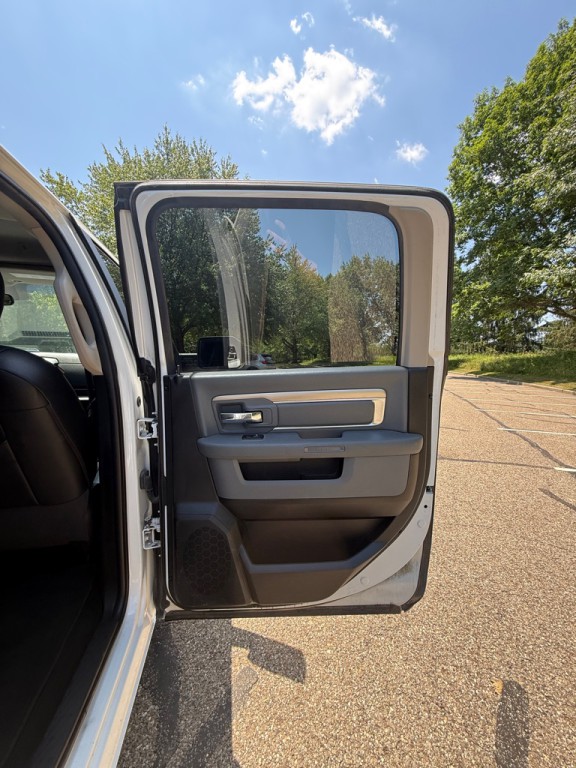 2017 RAM 1500 Image 16