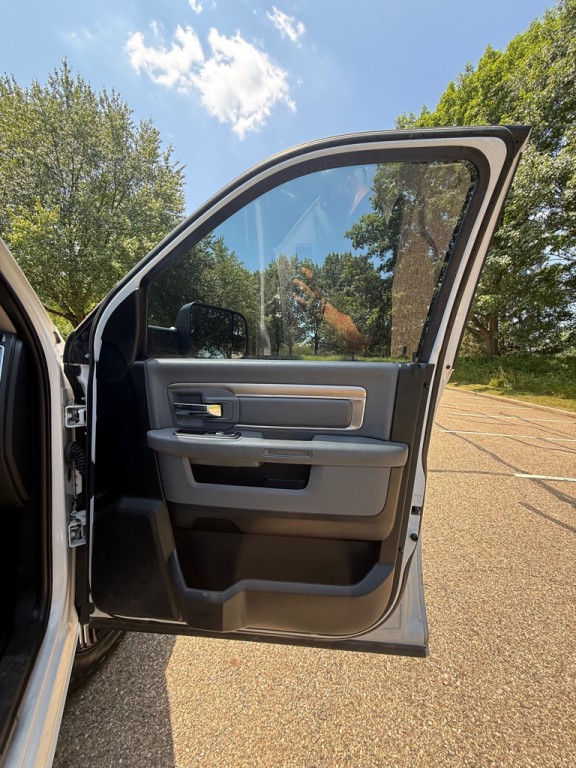 2017 RAM 1500 Image 18