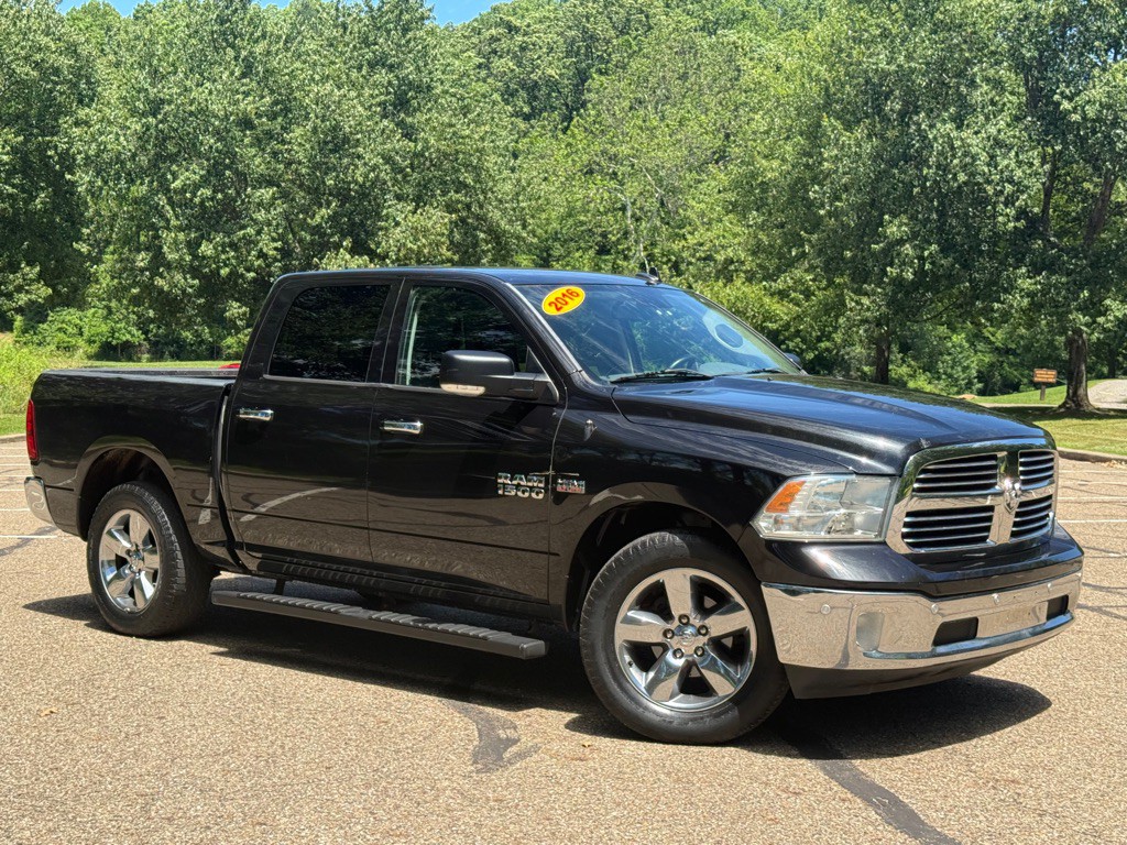2016 RAM 1500 Image 2