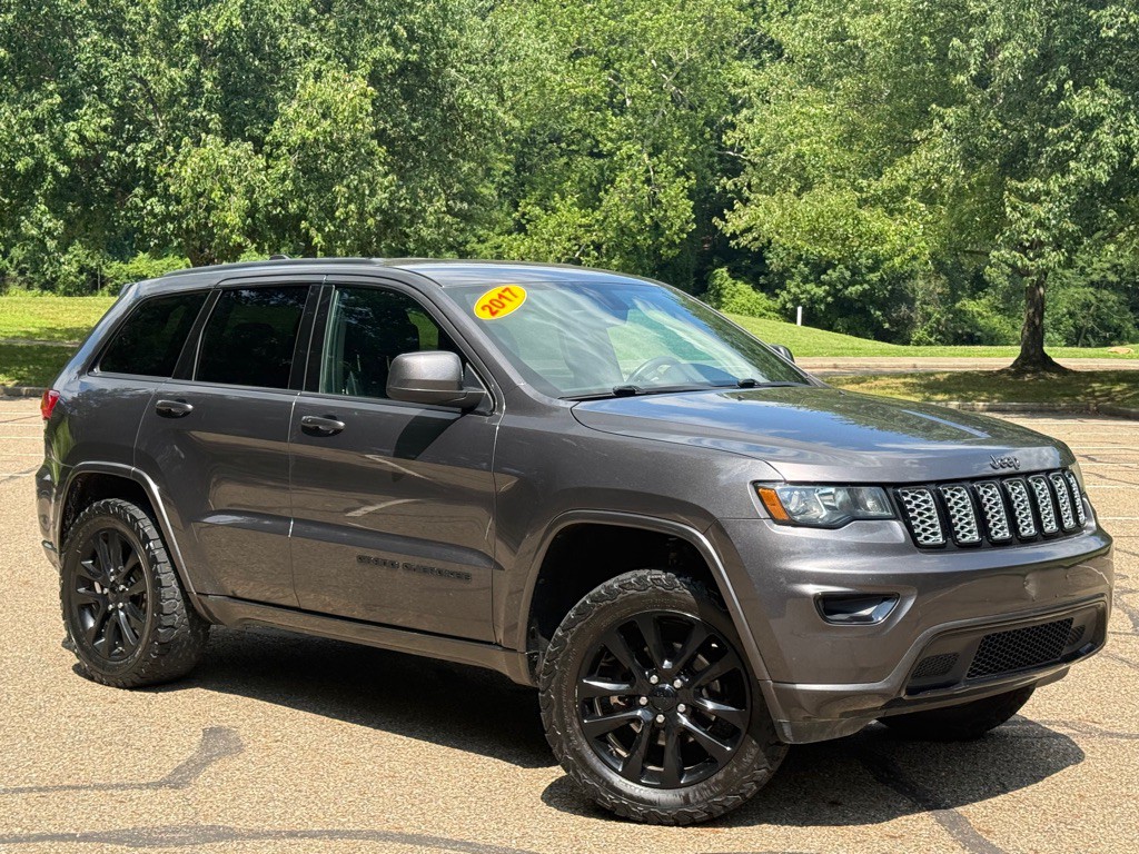 2017 Jeep Grand Cherokee Image 2