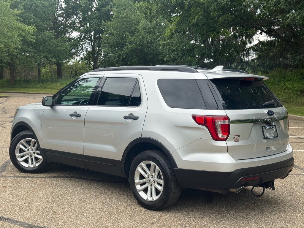 2017 Ford Explorer Image 3