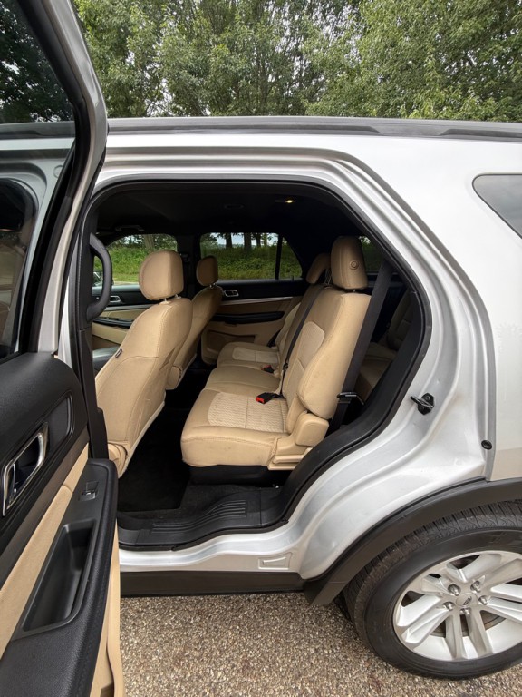 2017 Ford Explorer Image 13