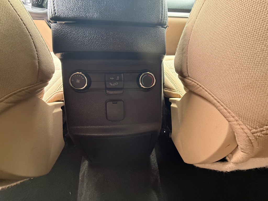 2017 Ford Explorer Image 16