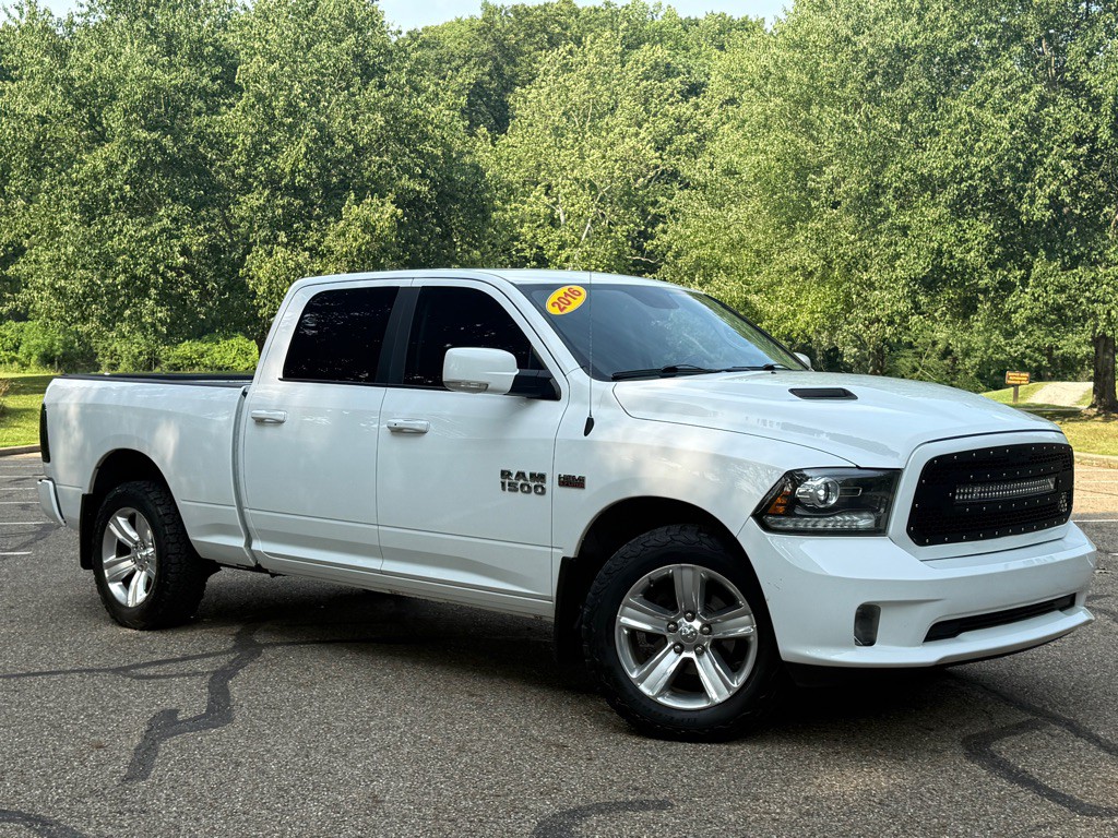 2016 RAM 1500 Image 2