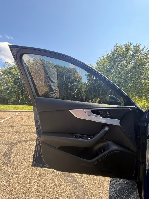 2017 Audi A4 Image 16