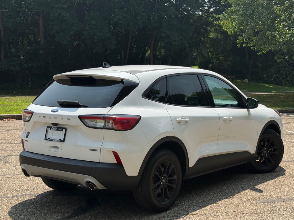 2020 Ford Escape Image 3