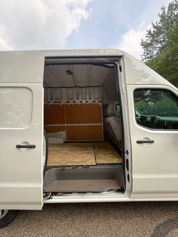 2019 Nissan NV Image 13