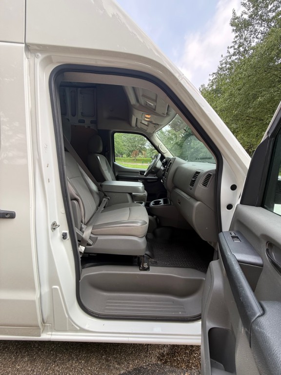 2019 Nissan NV Image 15