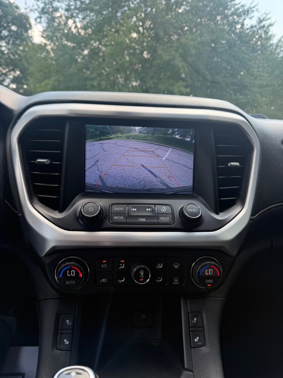 2019 GMC Acadia Image 9