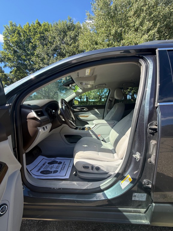 2020 GMC Acadia Image 13