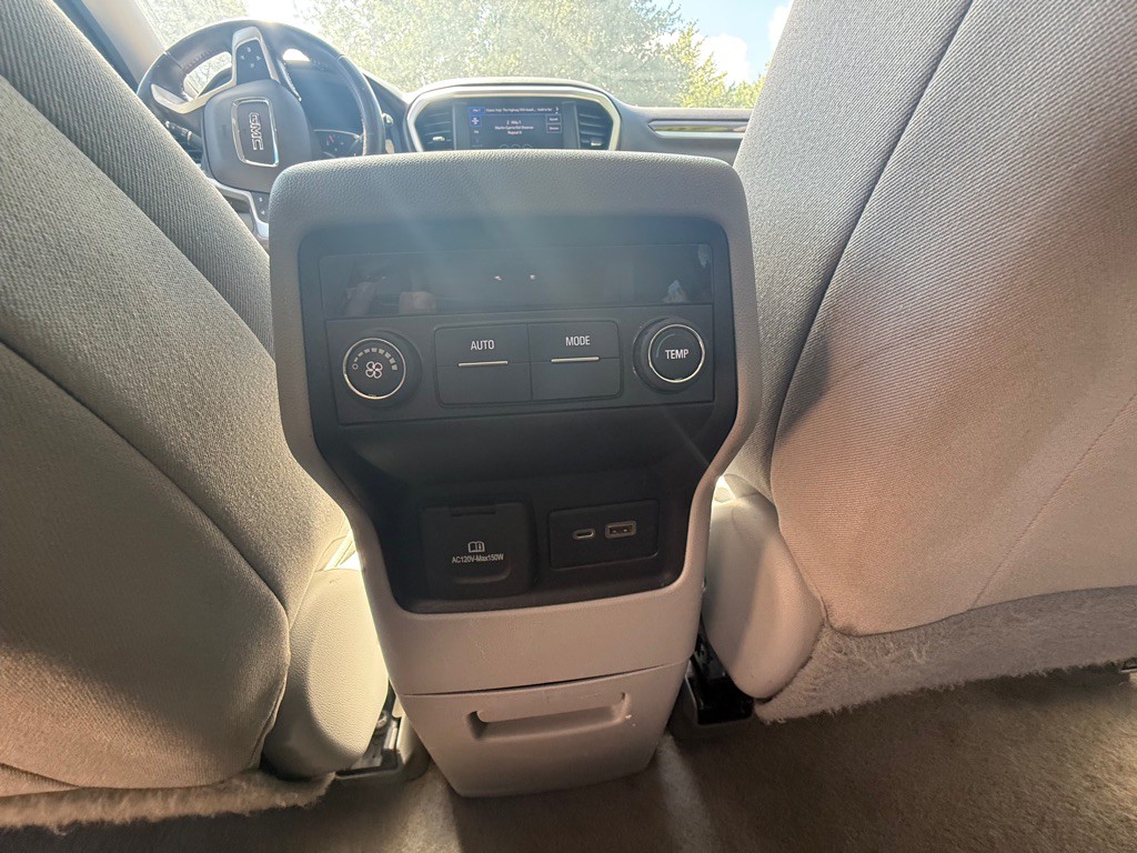 2020 GMC Acadia Image 17