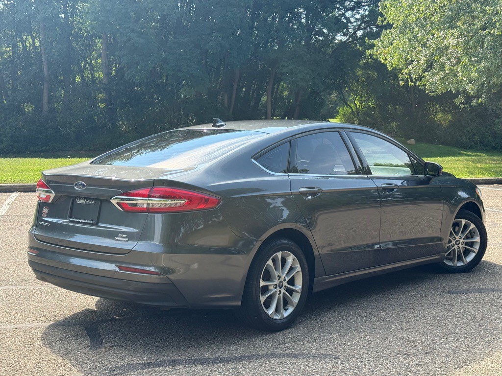 2020 Ford Fusion Image 4