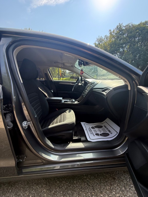 2020 Ford Fusion Image 20