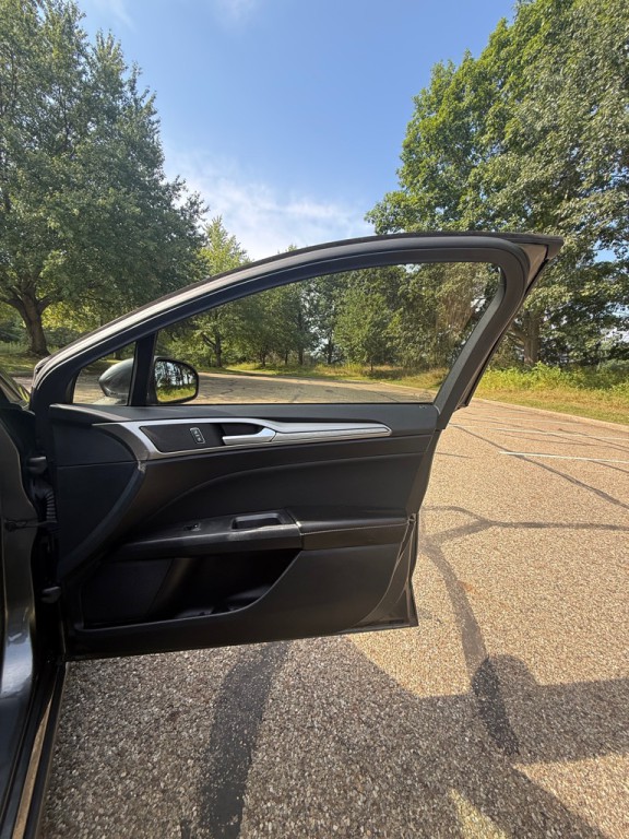 2020 Ford Fusion Image 21