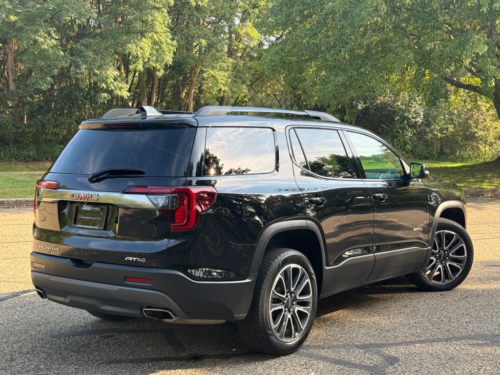 2020 GMC Acadia Image 3