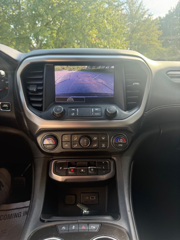 2020 GMC Acadia Image 9