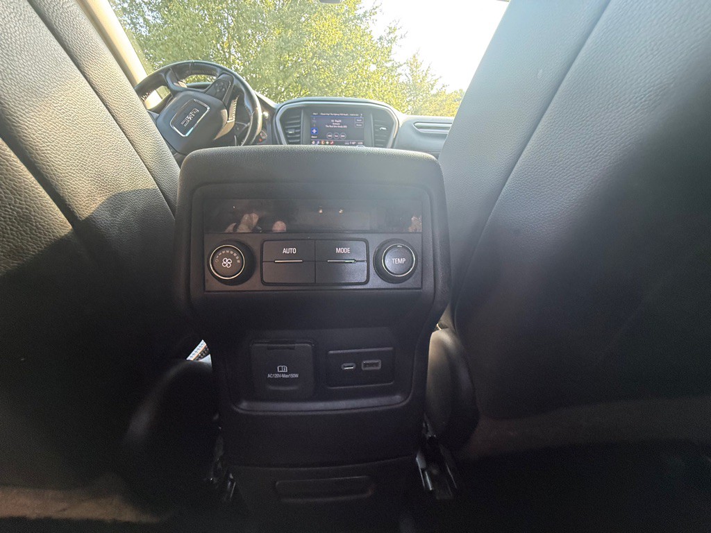 2020 GMC Acadia Image 16