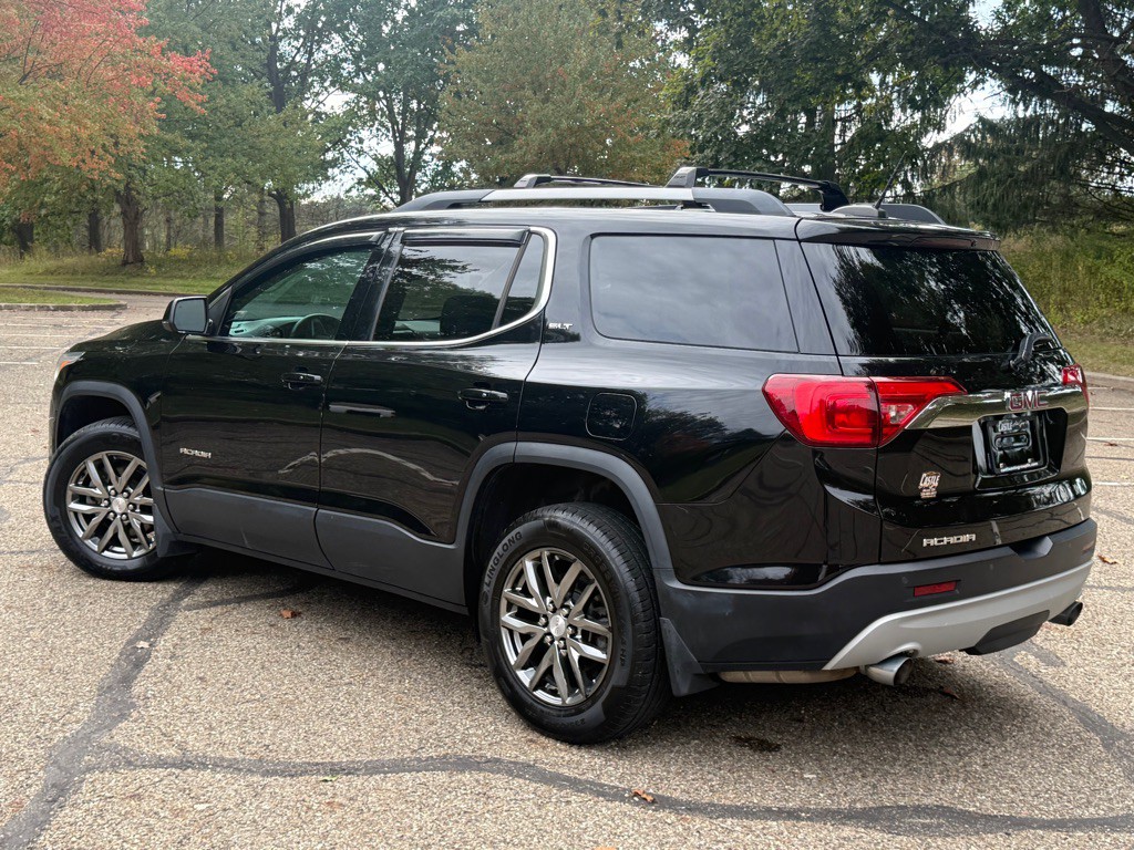 2017 GMC Acadia Image 4