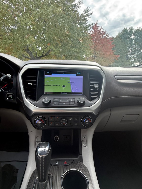 2017 GMC Acadia Image 8