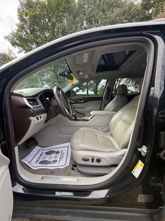 2017 GMC Acadia Image 12