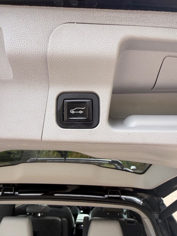 2017 GMC Acadia Image 19