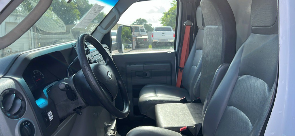 2017 Ford Econoline Image 7