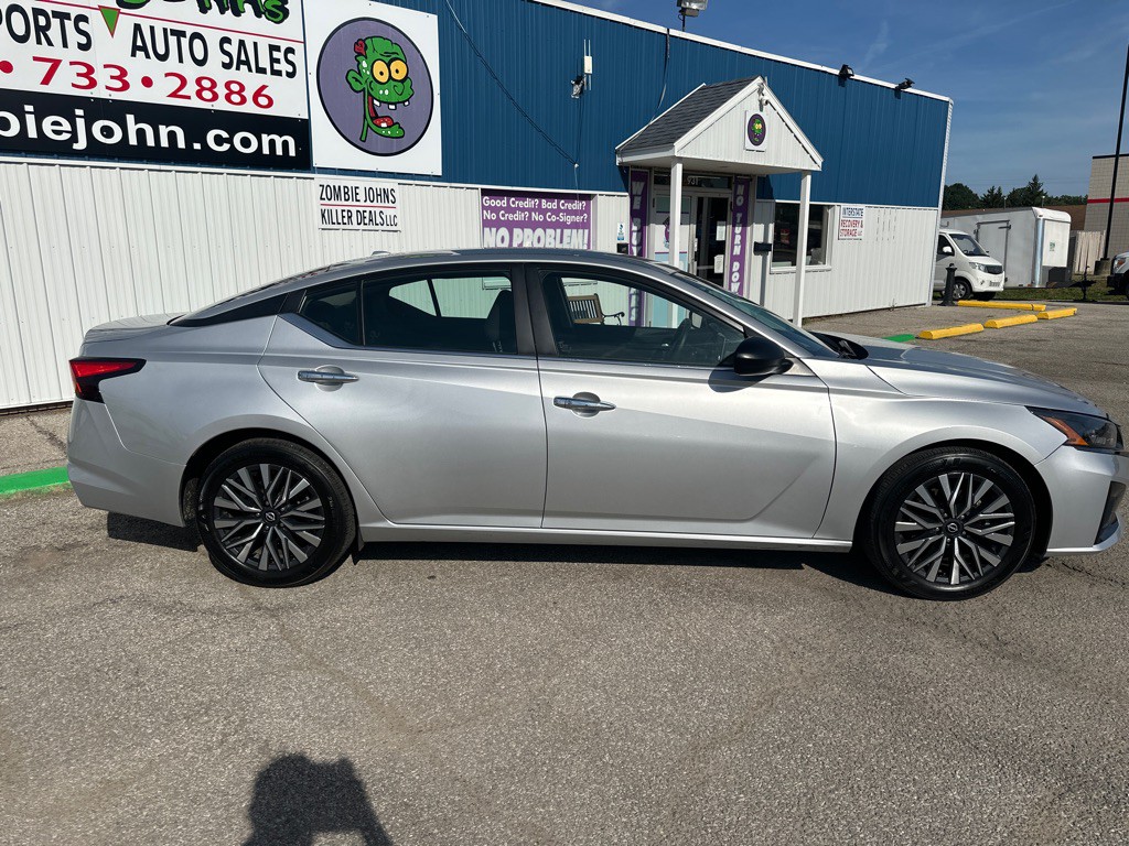 2024 Nissan Altima Image 8